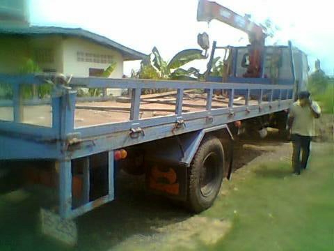 ขาย 6 ล้อติดเครน ยูนิค 4.5 ตัน กระบะยาว 7 เมตร โทร 081-1236790