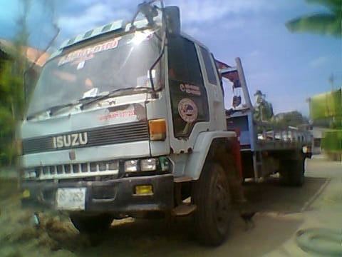 ขาย 6 ล้อติดเครน ยูนิค 4.5 ตัน กระบะยาว 7 เมตร โทร 081-1236790