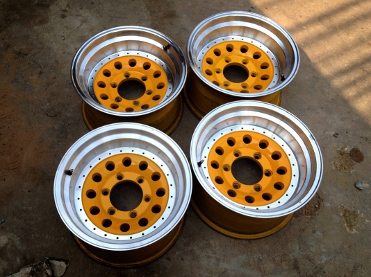 ขายล้อหยดน้ำขอบ 15x8.5 ออฟ-27 ใส่ 6 รู สีเหลืองแหล่มๆ *8500 บาทครับ
