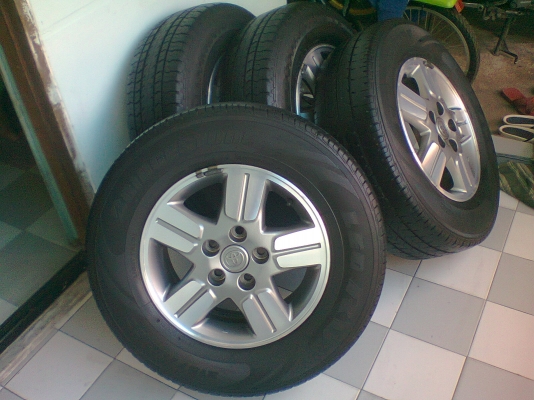 ขายล้อแม็กVIGOพร้อมยาง4วงถูกๆ