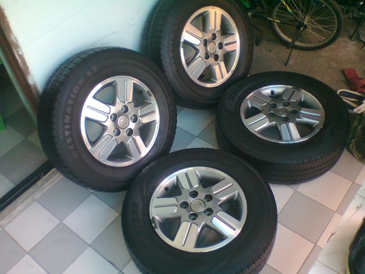ขายล้อแม็กVIGOพร้อมยาง4วงถูกๆ