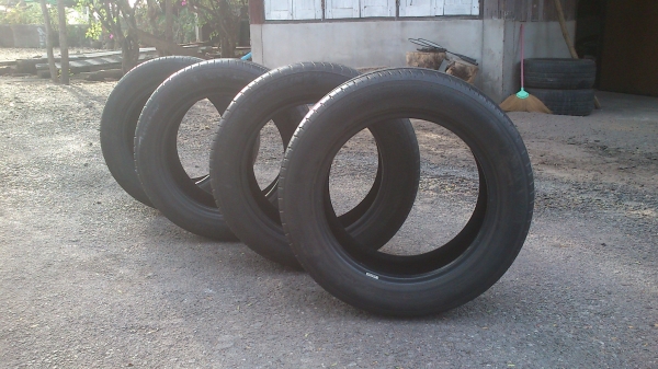 ยาง มิชลิน Pilot Sport 3  215 / 55 / ZR16  4 เส้น 2,800 โทร 0863865467