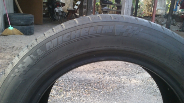 ยาง มิชลิน Pilot Sport 3  215 / 55 / ZR16  4 เส้น 2,800 โทร 0863865467