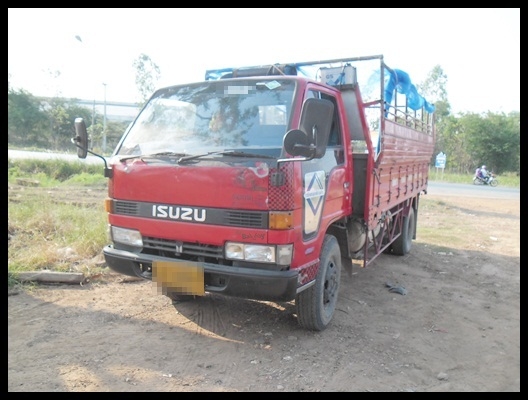 6 ล้อ NKR ติดแก๊ส สภาพสวยๆ น่าใช้