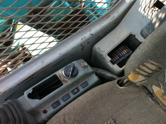 ขาย KOBELCO SK135SR รถเก่านอก ไม่เคยใช้งานในไทย