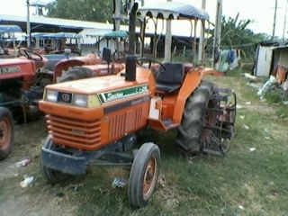 มาแล้ว KUBOTA L1-26 คุณภาพเยี่ยม พร้อมโรตารี ล้อเหล็ก ไม่เคยติดใบมีมาก่อน มาแล้ว KUBOTA L1-26 คุณภาพเยี่ยม พร้อมโรตารี ล้อเหล็ก ไม่เคยติดใบมีมาก่อน