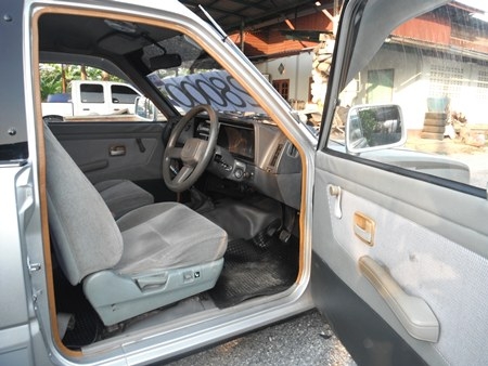 ขาย ISUZU, KB 2500 เครื่องดี ครัซซีสวย สภาพดีมาก คืนสภาพให้รถครบถ้วน