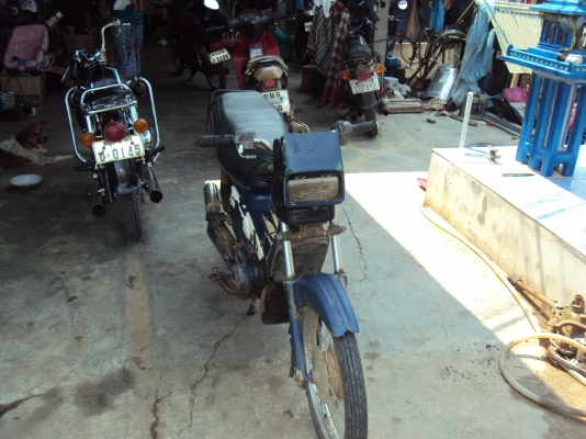 ขายยามาฮ่าเบล100ไม่มีทะเบียนขับขี่ได้สนใจติดต่อสรกฤช 081-8478107