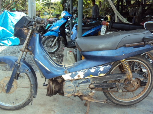 ขายยามาฮ่าเบล100ไม่มีทะเบียนขับขี่ได้สนใจติดต่อสรกฤช 081-8478107