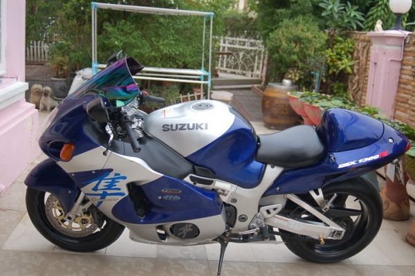 ==== <<ปรับราคา>>HAYABUSA GSX1300 สเปกแคนนาดา 275,000฿<<<ทะเบียนกรุงเทพ>>> ====