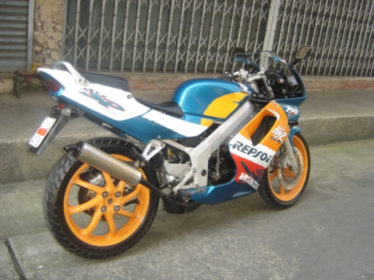 ขายด่วน NSR 150 SP สวยมาก สีเขียวส้ม ราคา 39900  รถอยู่ที่    ไปรษณย์  ยานนาวา กทม ติดต่อคุณ เจ โทร. 0808051985