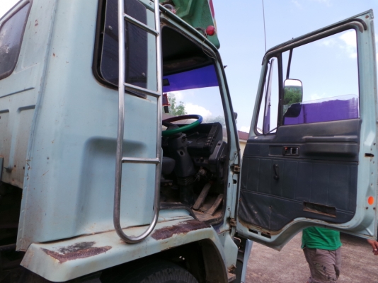 รถสิบล้อท้ายลาดยี่ห้อ ISUZU  FVZ หัวบางเดิม เครื่องเดิม คัซซีสวยตลอดแนวค่ะ