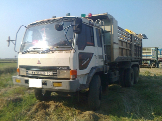 MITSUBISHI FN527M-TF 220 แรงม้า 2 เพลา ดัมพ์