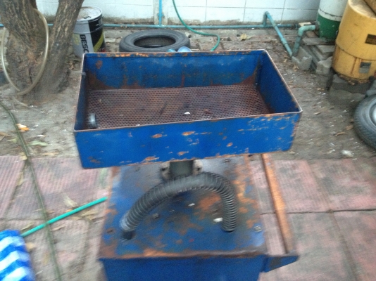 รายละเอียด ขายหมดแล้วขอบคุณพี่เสือครับ ขายถังรองถ่ายน้ำมันเครื่องสำหรับใช้กับฮอยท์ยกรถ(ลิฟท์ยกรถ) มี2ตัว ราคาตัวละ2000 โทร0817113399 อยู่กรุงเทพ อ่อนนุช ศรีนครินทร์ ใกล้ซีคอน เหลือตัวเดียวแล้วคับ