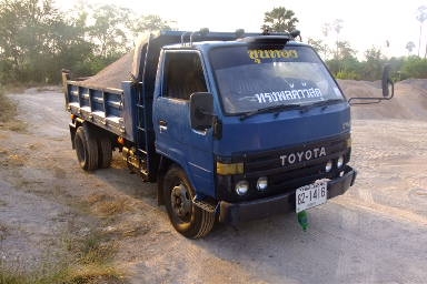 ขายหกล้อดั้ม โตโยต้า DINa  115 แรงเต็ม 5 คิว รถสวยพร้อมใช้ รถใช้งานอยู่ ครับ ด่วน