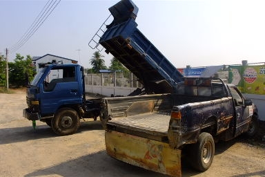 ขายหกล้อดั้ม โตโยต้า DINa  115 แรงเต็ม 5 คิว รถสวยพร้อมใช้ รถใช้งานอยู่ ครับ ด่วน