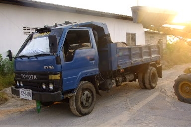 ขายหกล้อดั้ม โตโยต้า DINa  115 แรงเต็ม 5 คิว รถสวยพร้อมใช้ รถใช้งานอยู่ ครับ ด่วน