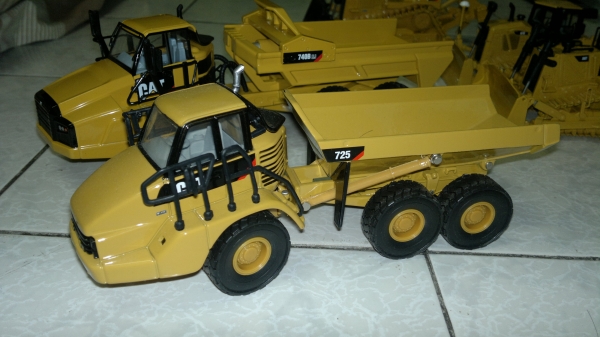 โมเดล catterpillar รุ่นต่างๆคับสนจัยรุ่นไหนสอบถามได้ ว่างรับสาย 24 ชม โมเดล catterpillar รุ่นต่างๆคับสนจัยรุ่นไหนสอบถามได้ ว่างรับสาย 24 ชม