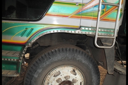 สิบล้อฮีโน่ 3H วางเครื่อง 300 แรง