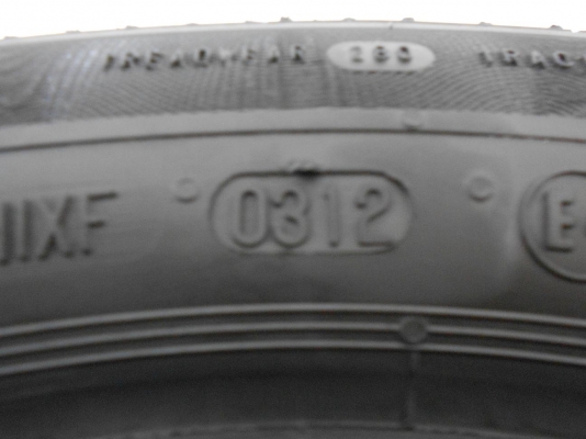 ขายยาง Continental 185/55/15 ปี 12 ดอกสวย 1 ชุด