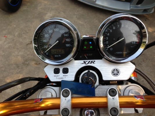 ขาย XJR400 ปี2000อินวอยแท้ สีแดง-ดำ สวยๆ ระบบไฟติดครบทุกดวง