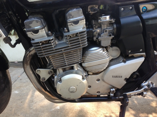 ขาย XJR400 ปี2000อินวอยแท้ สีแดง-ดำ สวยๆ ระบบไฟติดครบทุกดวง