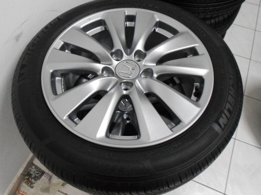 ขายล้อแม็ก New Honda Accord รุ่นท็อปสุด ขอบ 17 พร้อมยางป้ายแดง
