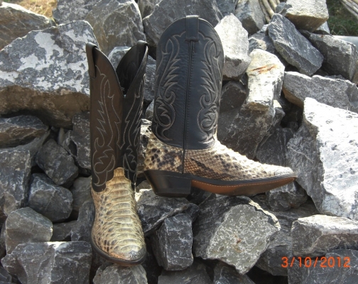 รองเท้าคาวบอยหนังงูแท้ Cowboy Boots Python Snake size 81/2" รองเท้าคาวบอยหนังงูแท้ Cowboy Boots Python Snake size 81/2"