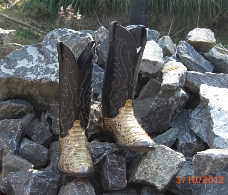 รองเท้าคาวบอยหนังงูแท้ Cowboy Boots Python Snake size 81/2" รองเท้าคาวบอยหนังงูแท้ Cowboy Boots Python Snake size 81/2"