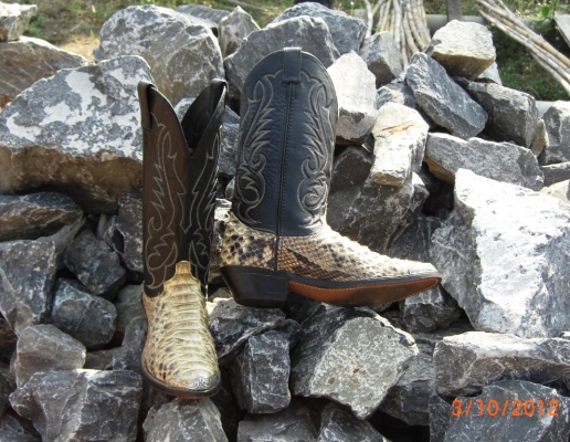 รองเท้าคาวบอยหนังงูแท้ Cowboy Boots Python Snake size 81/2" รองเท้าคาวบอยหนังงูแท้ Cowboy Boots Python Snake size 81/2"