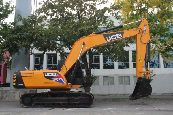 รถขุดตีนตะขาบ JCB JS200 รถขุดตีนตะขาบ JCB JS200