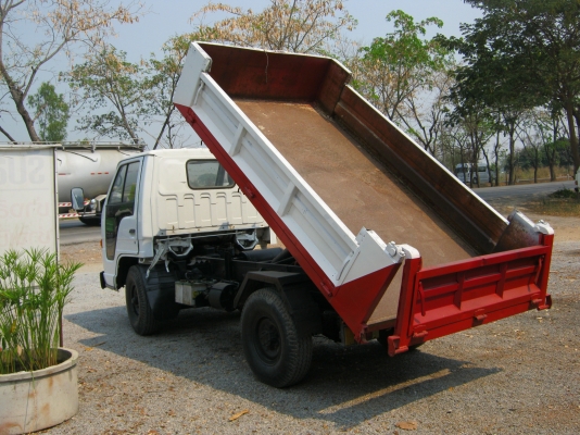 ขาย 4ล้อดั้ม NKR 100 แรงม้าพร้อมใช้งาน