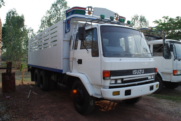 รถบรรทุก 10 ล้อ เพลาเดียว