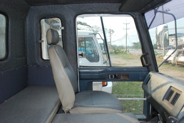 รถบรรทุก 10 ล้อ เพลาเดียว