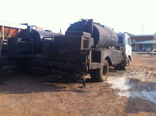 ขายfด่วนเครื่องเสปร์ยและถังบรรทุกยางมะตอย 4ตัน2ถัง พร้อมใช้งานครับ ให้ราคาเท่าไหร่ขายได้ขายครับ