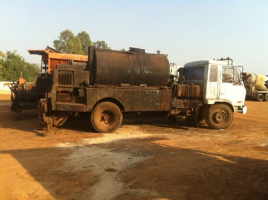 ขายfด่วนเครื่องเสปร์ยและถังบรรทุกยางมะตอย 4ตัน2ถัง พร้อมใช้งานครับ ให้ราคาเท่าไหร่ขายได้ขายครับ