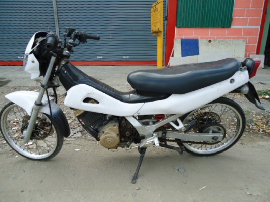 ขาย susuki เรดเดอร์125 ชุดโอนครบ ภาษีขาดเกิน3ปี ราคา5000