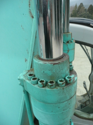 New Stock KOBELCO SK200-6 YN07-31735 YR 2000 จากญี่ปุ่น ไม่แพงครับ