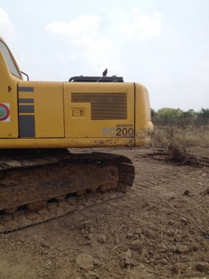 ขายด่วน KOMATSU PC200-6สภาพพร้อมใช้งาน เครื่องปั้มดี เอวแน่น โซ่ช่วงล่างสวย รถทำงานปกติไม่โหลด ไฟฟ้าอยู่ ขาดหน้าจอ เอกสารเล่มทะเบียน