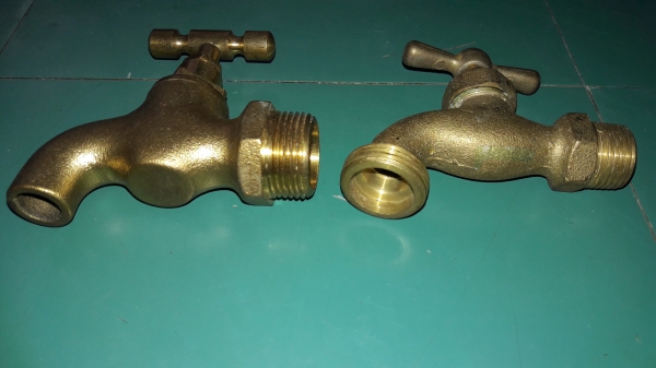 ขายหัวก๊อกน้ำทองเหลืองแพ็คคู่2ขนาด งานใหม่เก่าเก็บ