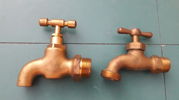 ขายหัวก๊อกน้ำทองเหลืองแพ็คคู่2ขนาด งานใหม่เก่าเก็บ