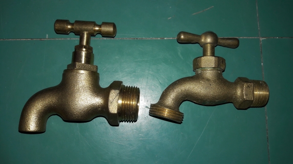 ขายหัวก๊อกน้ำทองเหลืองแพ็คคู่2ขนาด งานใหม่เก่าเก็บ