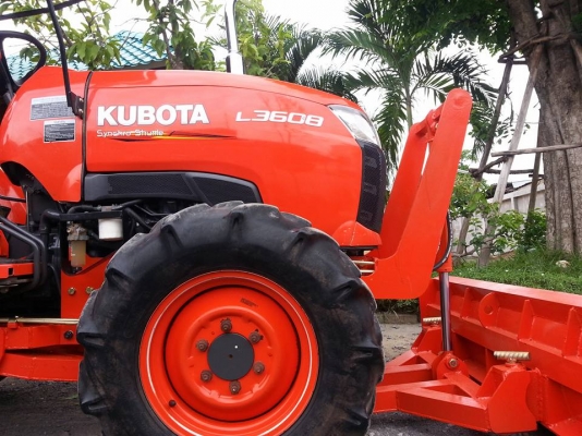 คูโบต้า L3608 4 WD ติดใบมีดดันหน้าใหม่ ผาน 5 ตราช้าง ทำงาน 708 ชั่วโมง เล่มทะเบียนพร้อม