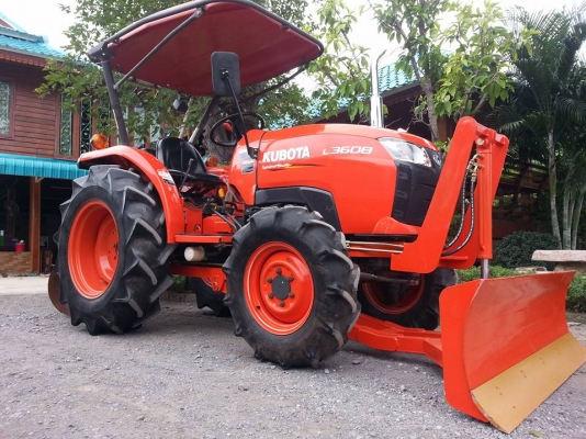 คูโบต้า L3608 4 WD ติดใบมีดดันหน้าใหม่ ผาน 5 ตราช้าง ทำงาน 708 ชั่วโมง เล่มทะเบียนพร้อม