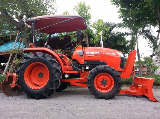 คูโบต้า L3608 4 WD ติดใบมีดดันหน้าใหม่ ผาน 5 ตราช้าง ทำงาน 708 ชั่วโมง เล่มทะเบียนพร้อม