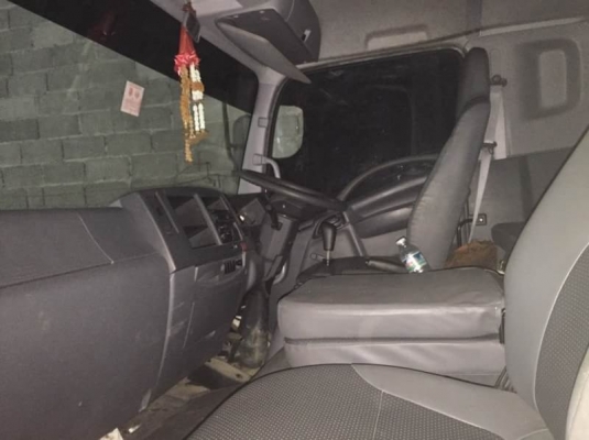 10 ล้อ 2 เพลา240แรง...ISUZU FVM ช่วงยาว ไมล์ 3 หมื่นกิโลนิดๆ ปี 2012 กระบะยาว7คอ ช่วงล้อ 5.80 ม.