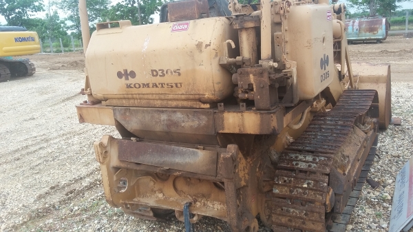 รถแทรกเตอร์ตีนตะขาบ