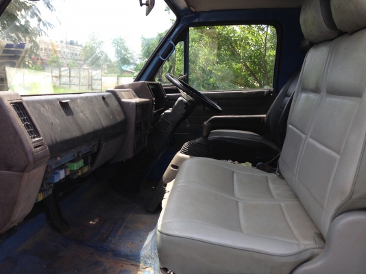 รถบรรทุก 6 ล้อ  อีซูซุ 115 แรง   NPR 59 L(รุ่นยอดนิยม)