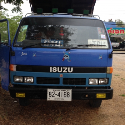 รถบรรทุก 6  ล้อดั๊มเกษตร  อีซูซุประกอบนอก  115 แรง (NPR 59L )