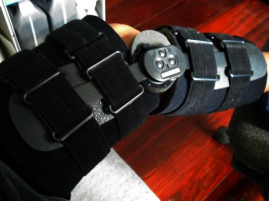 สนับป้องกันเข่า